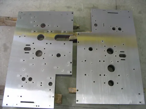 Pezzo tagliato con il waterjet 5