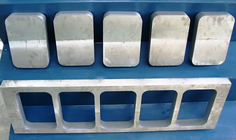 Pezzo tagliato con il waterjet 6